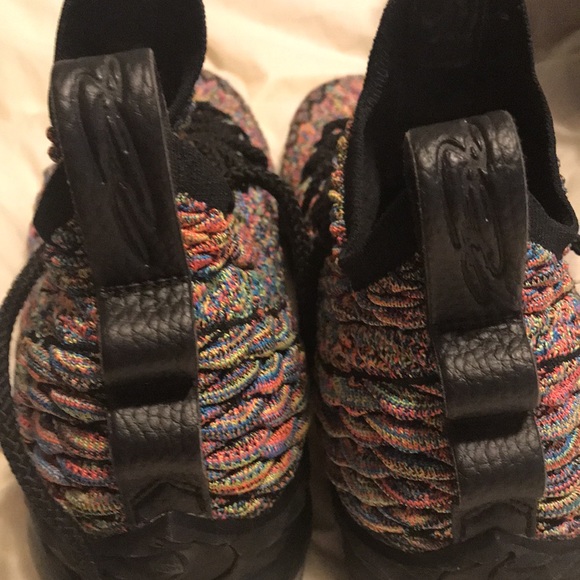 LEBRONXV HP - Picture 4 of 15